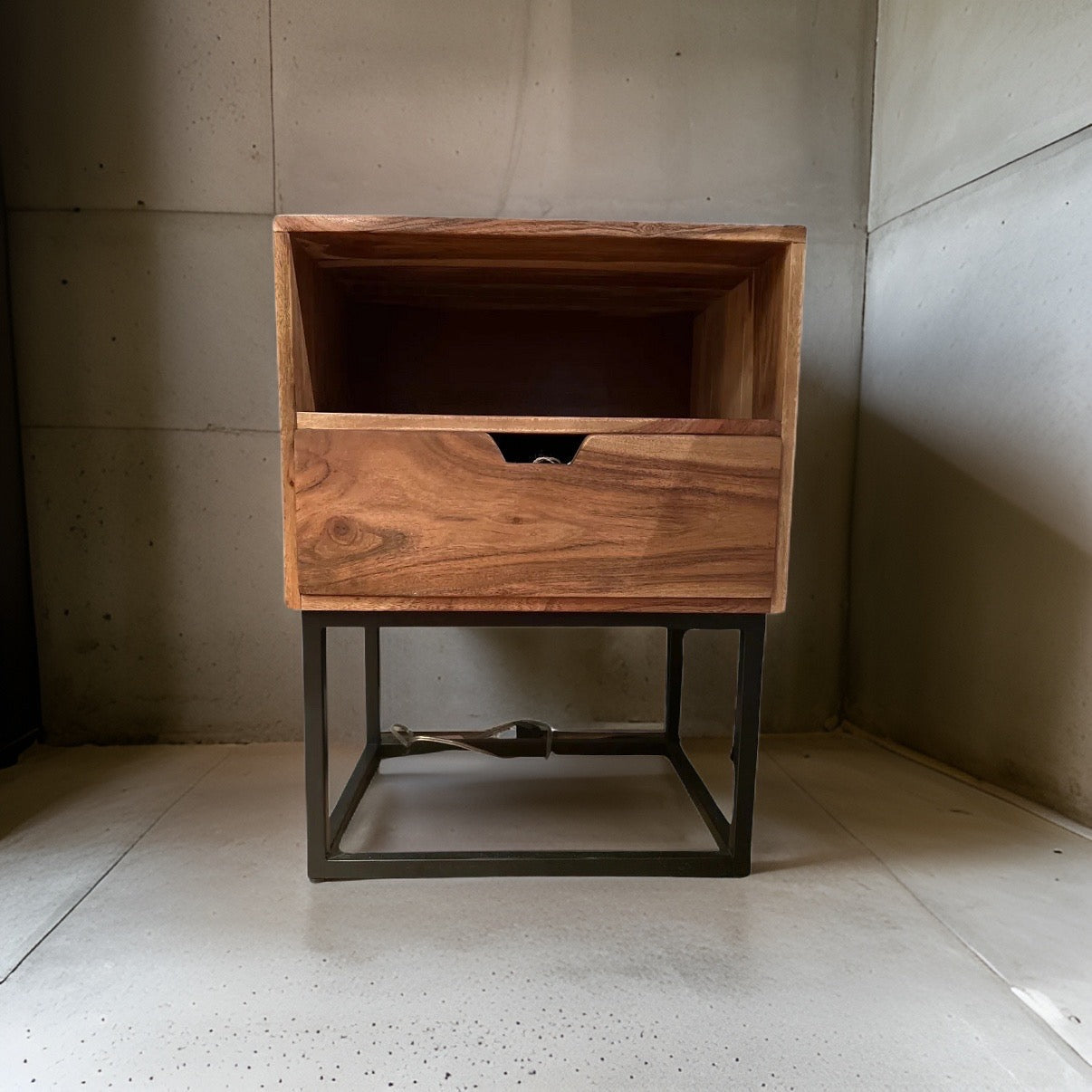 HLHF Carter 1032 Side Table Occasional Furniture Store Burlington Ontario Near Me