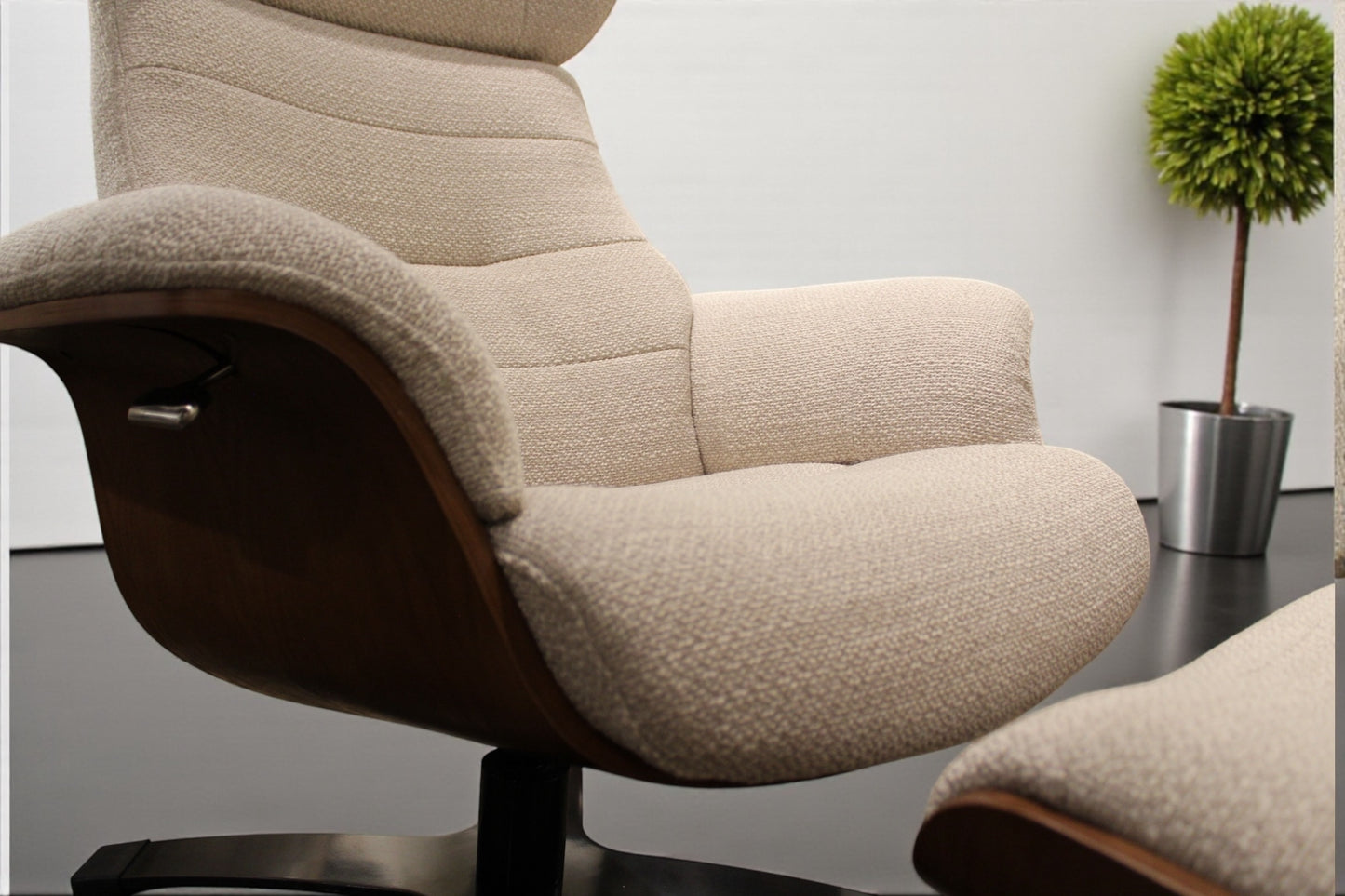 HLHF A928 Arch Lounge Accent Chair & Ottoman - Cream Accent Chairs Furniture Store Burlington Ontario Near Me