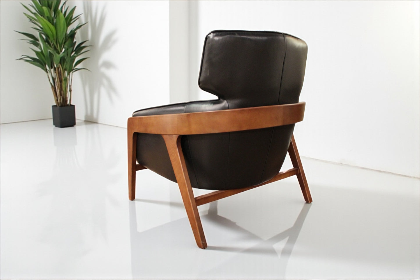 HLHF A993 Bend Leather Accent Chair - Black Accent Chairs, Living Furniture Store Burlington Ontario Near Me