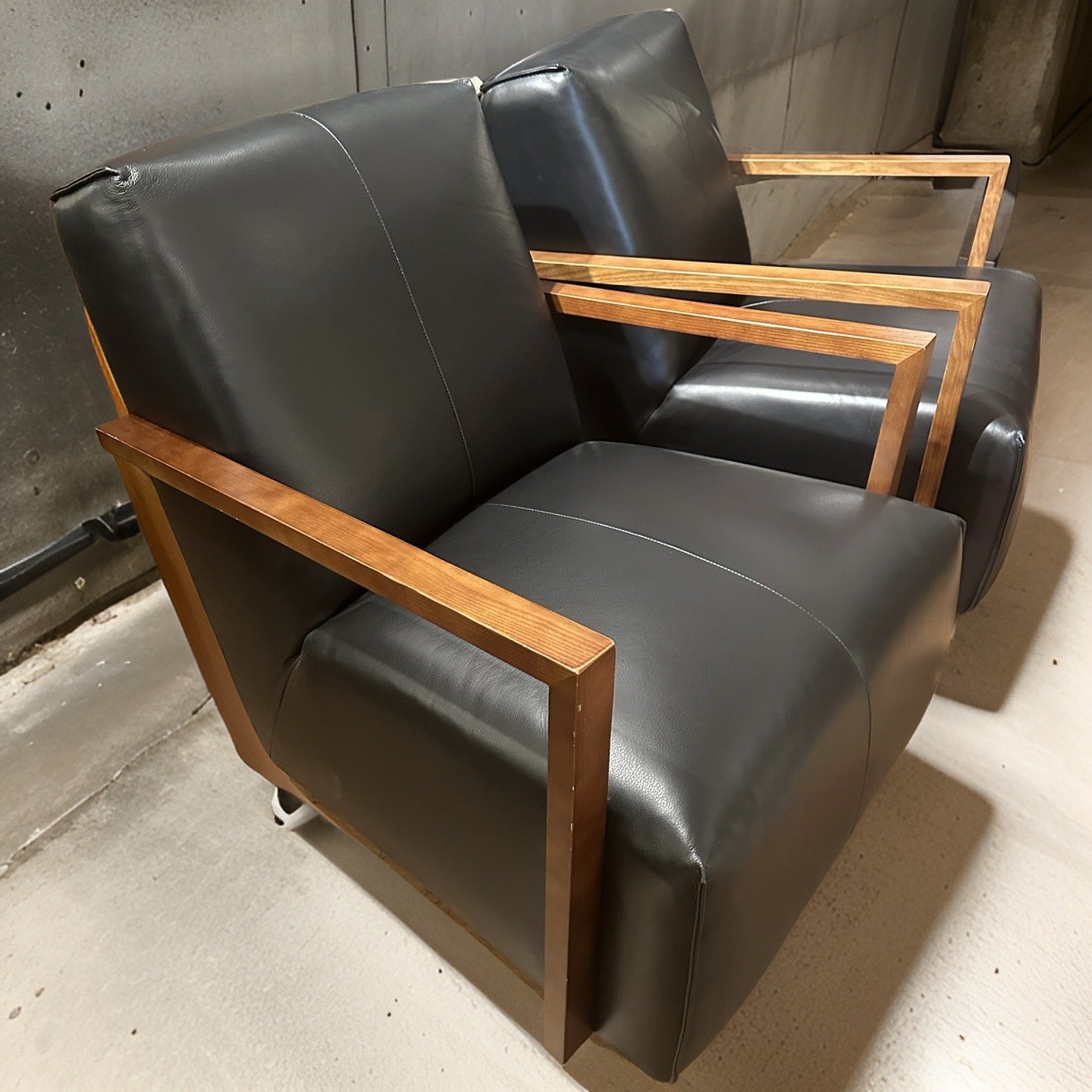 HLHF KF1076-1(2A) Leather Glider Chair Accent Chairs Furniture Store Burlington Ontario Near Me 