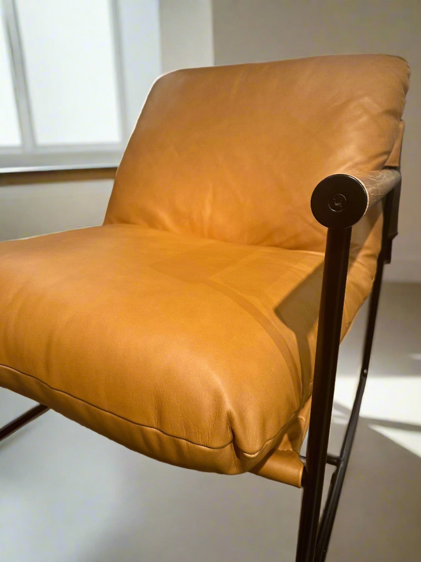 HLHF Launch Leather Accent Chair Accent Chairs Furniture Store Burlington Ontario Near Me 