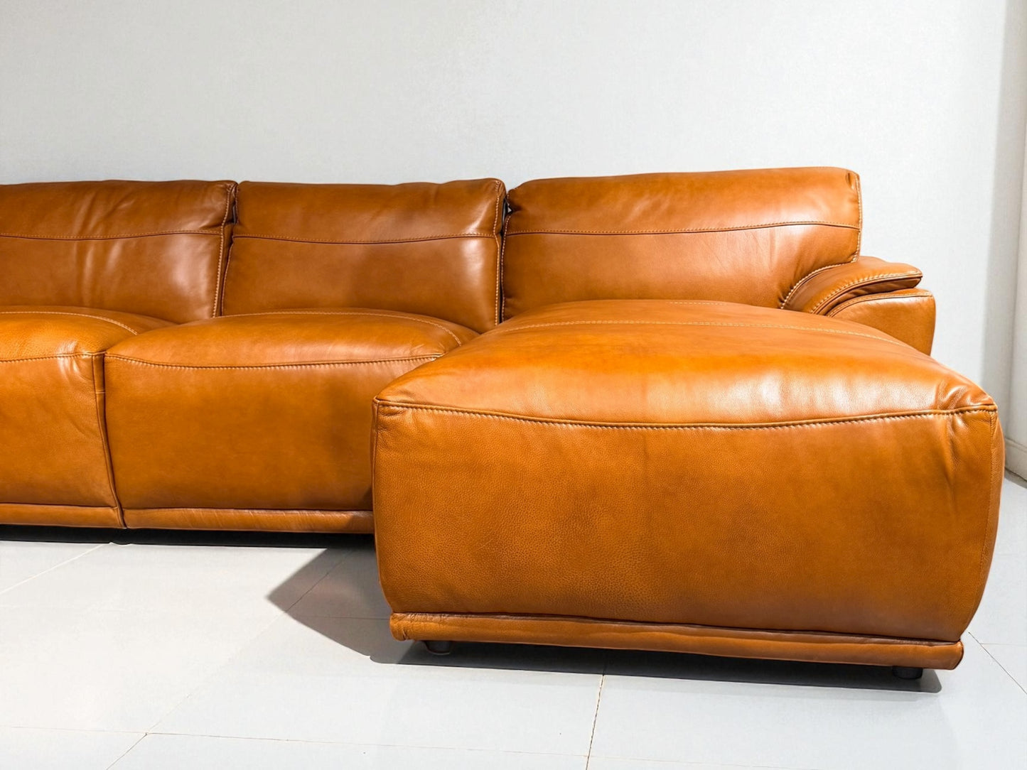 HLHF Berlin Saddle Leather Sectional Living, New Arrivals Furniture Store Burlington Ontario Near Me 