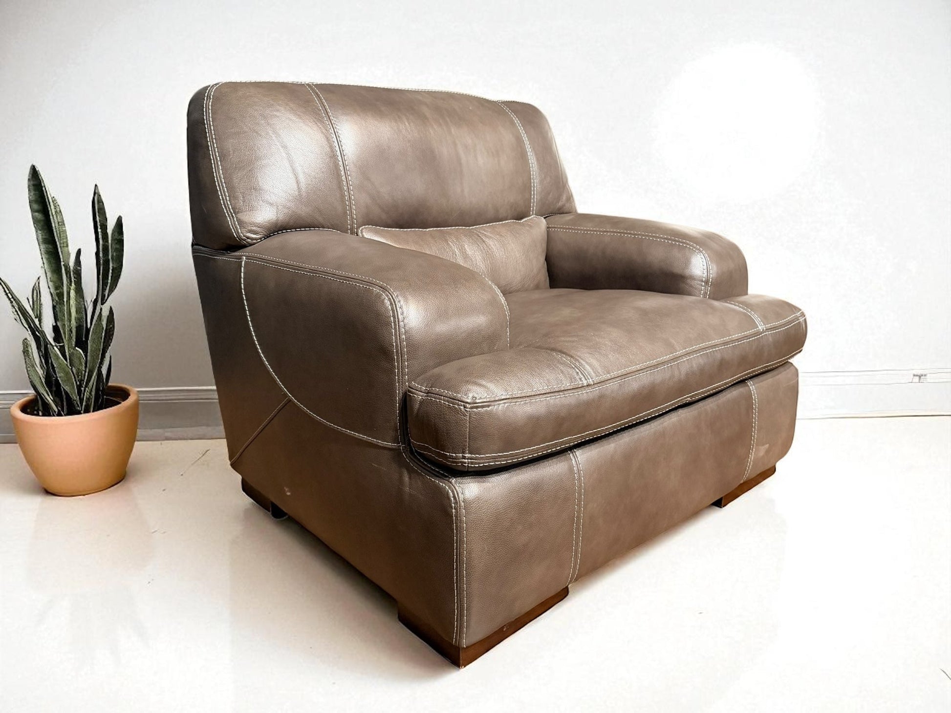 HLHF Fieri Smoke Leather Chair Accent Chairs, Living, Sale Furniture Store Burlington Ontario Near Me 